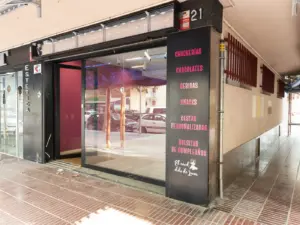 Fachada del local comercial